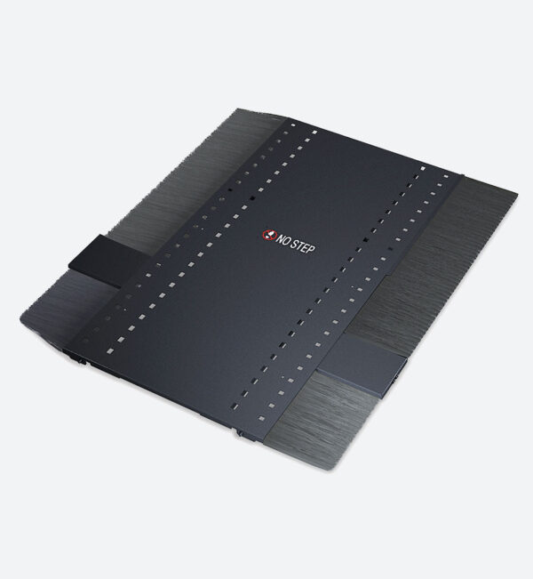 APC NetShelter SX, Networking Rack Enclosure, 42U, Black, 1991H x 750W - Image 24
